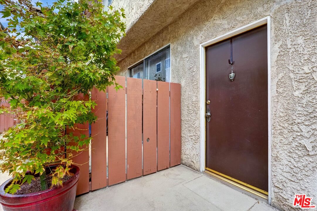 1828 Barry Ave Unit: 4