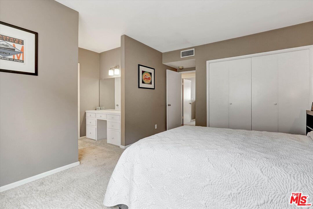1828 Barry Ave Unit: 4