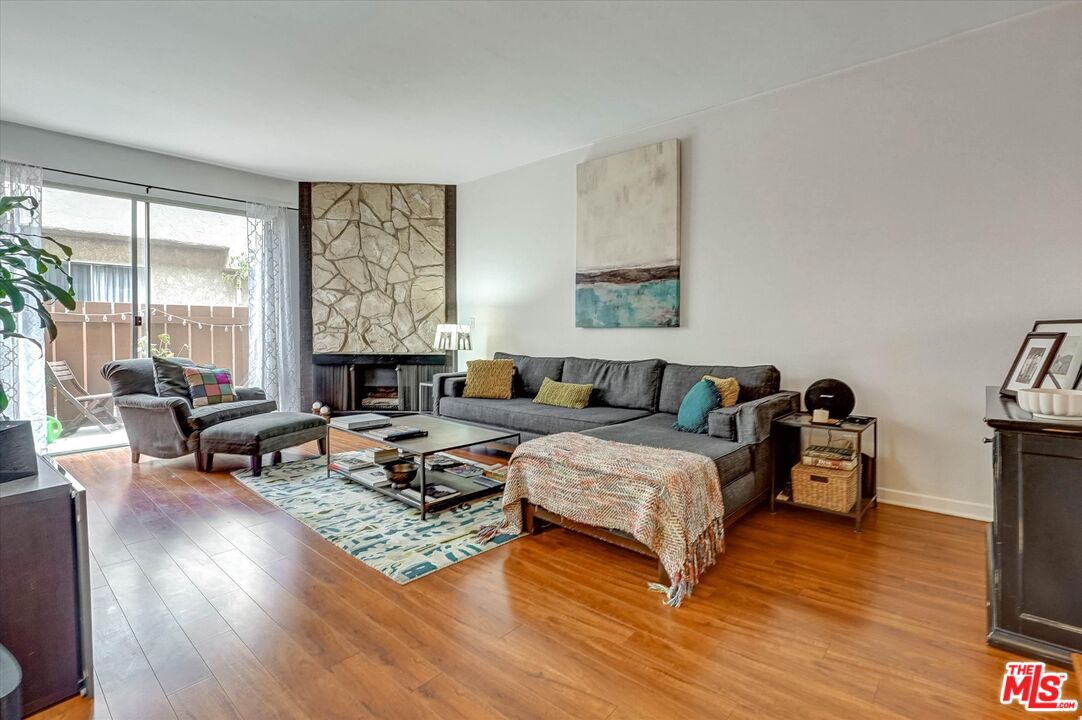 1828 Barry Ave Unit: 4