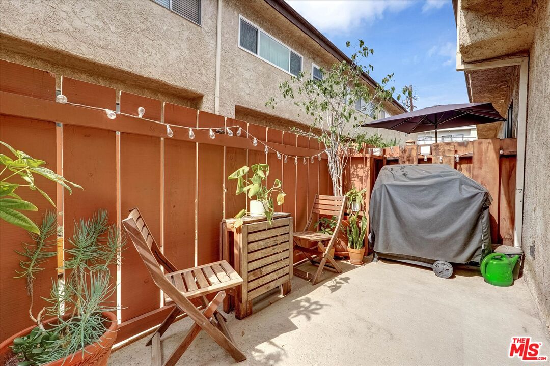1828 Barry Ave Unit: 4