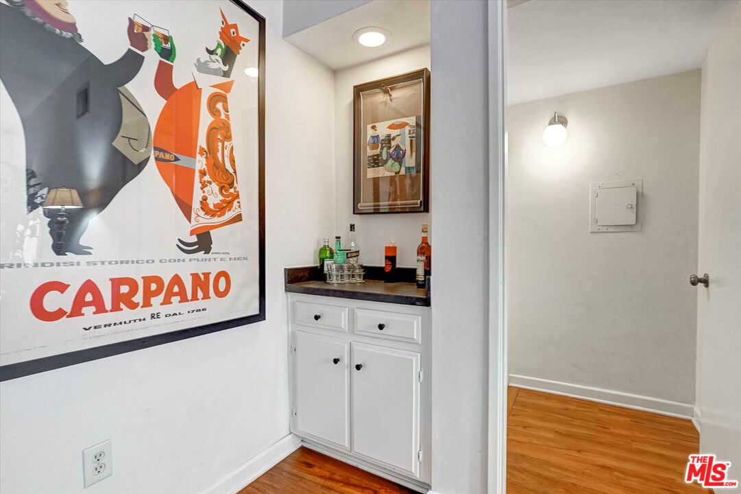 1828 Barry Ave Unit: 4