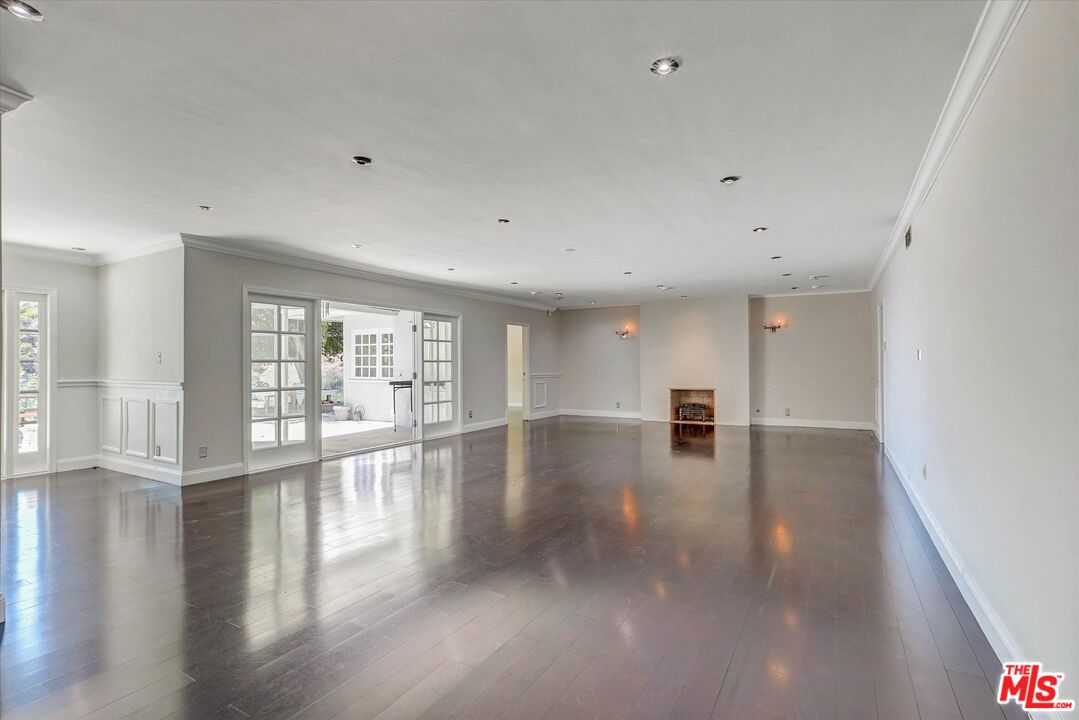 2200 Outpost Dr