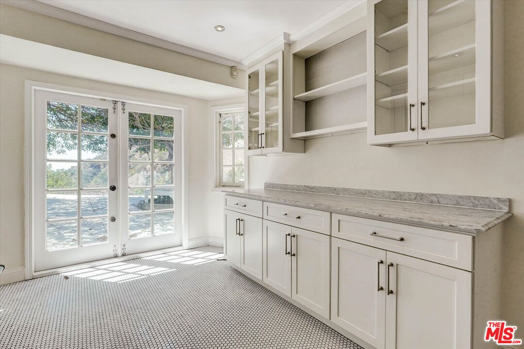 2200 Outpost Dr