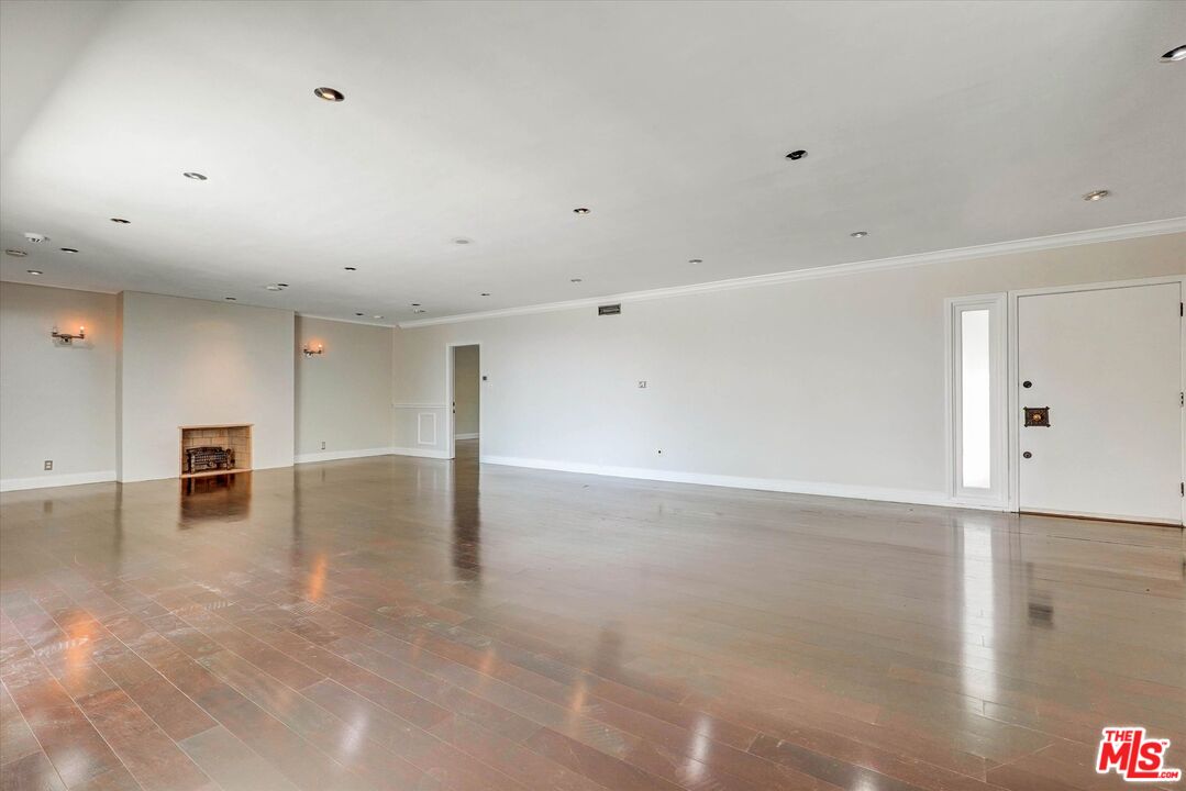 2200 Outpost Dr