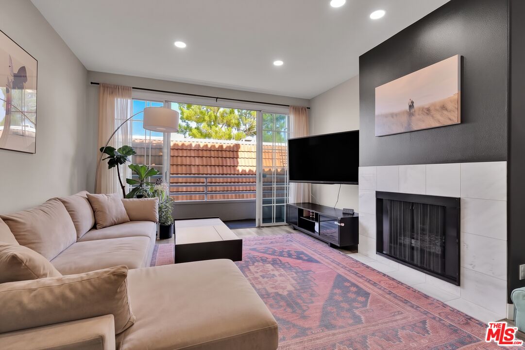 810 S Lucerne Blvd Unit: 203