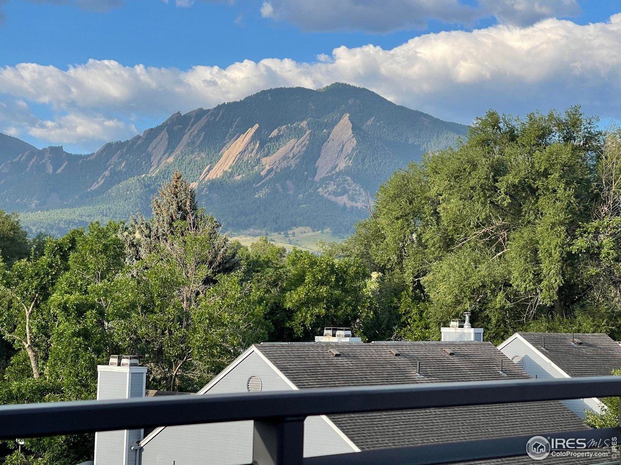 2128 Pearl St Unit: B