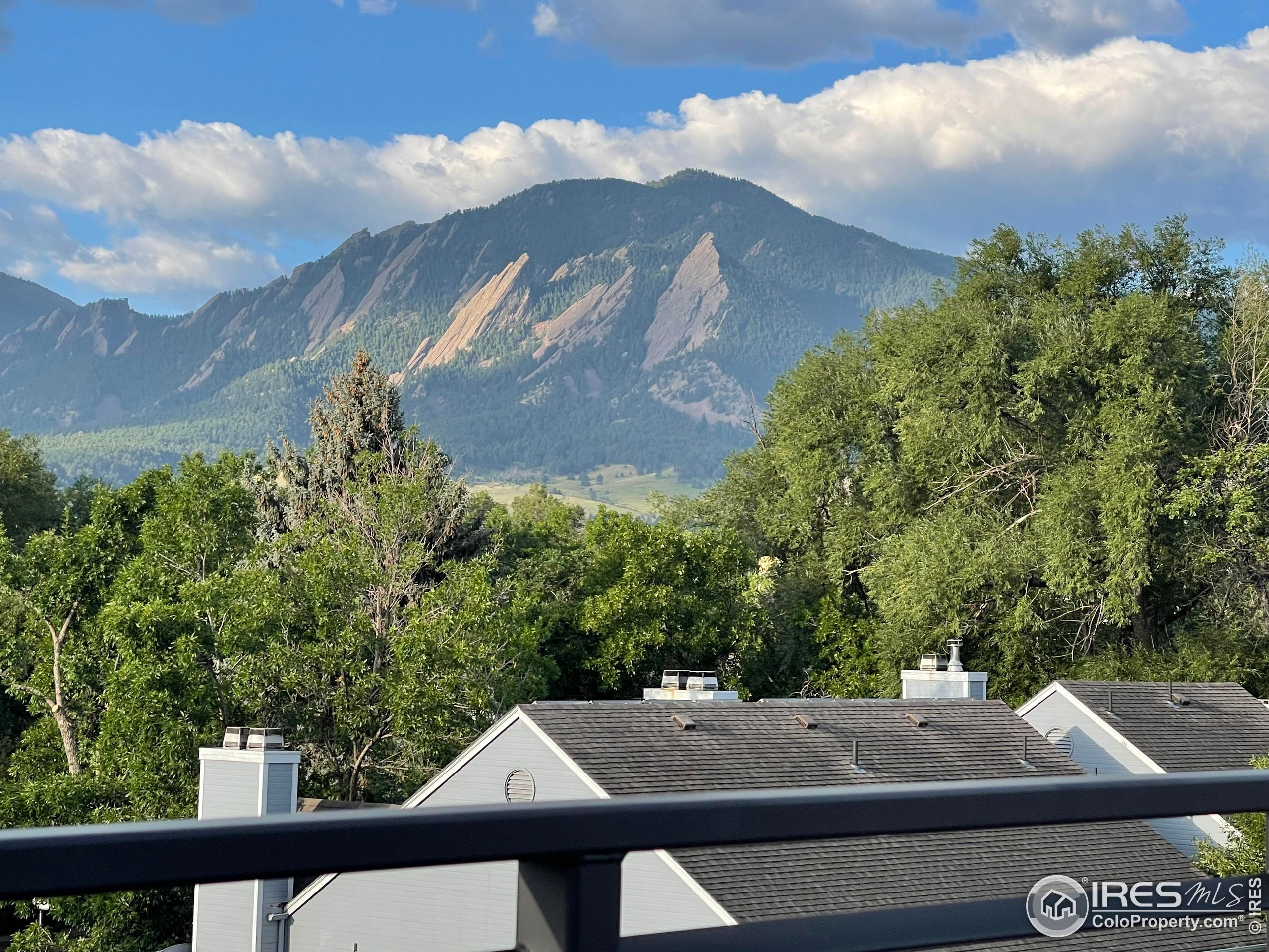 2128 Pearl St Unit: B