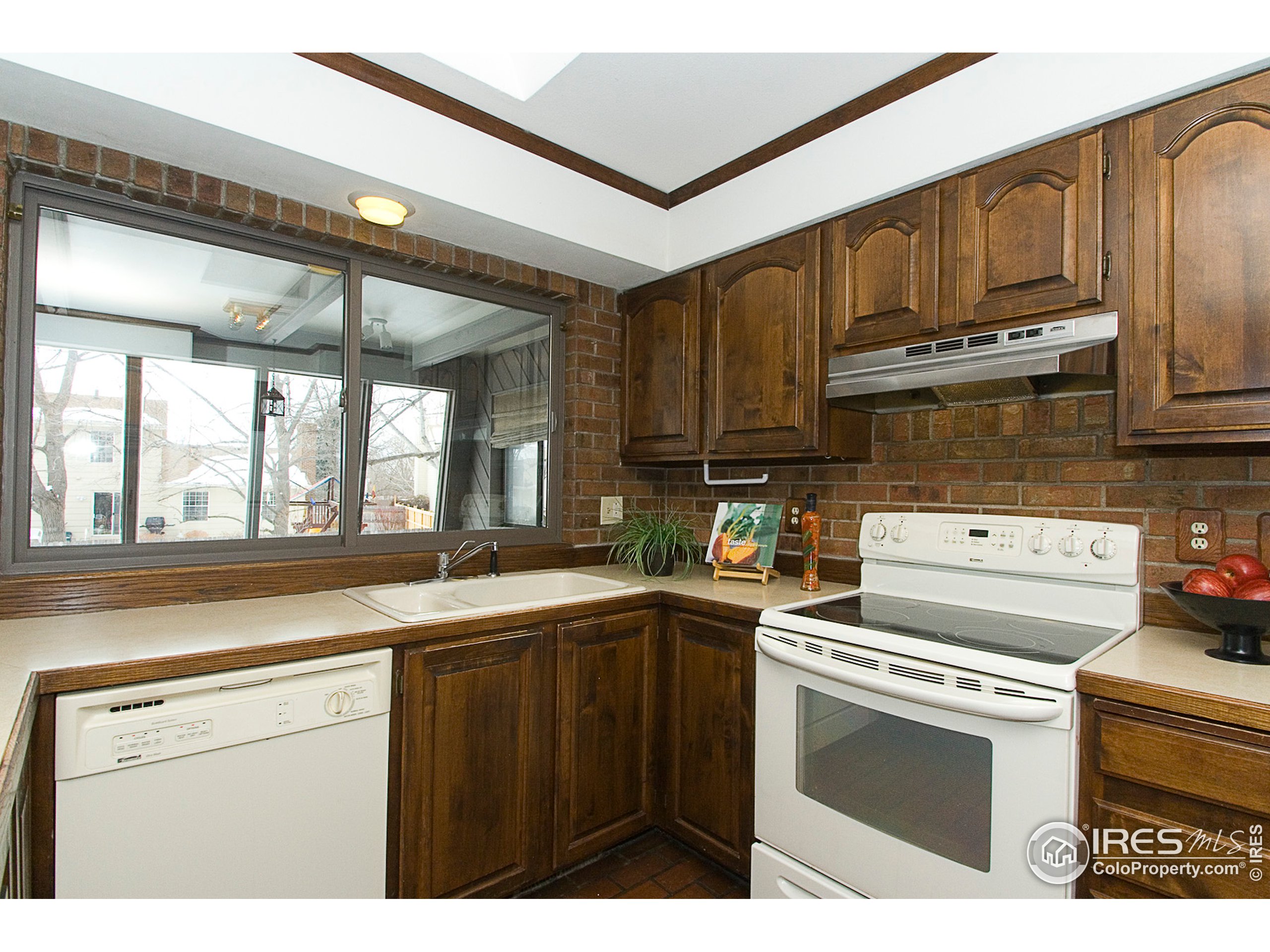 2128 Pearl St Unit: B
