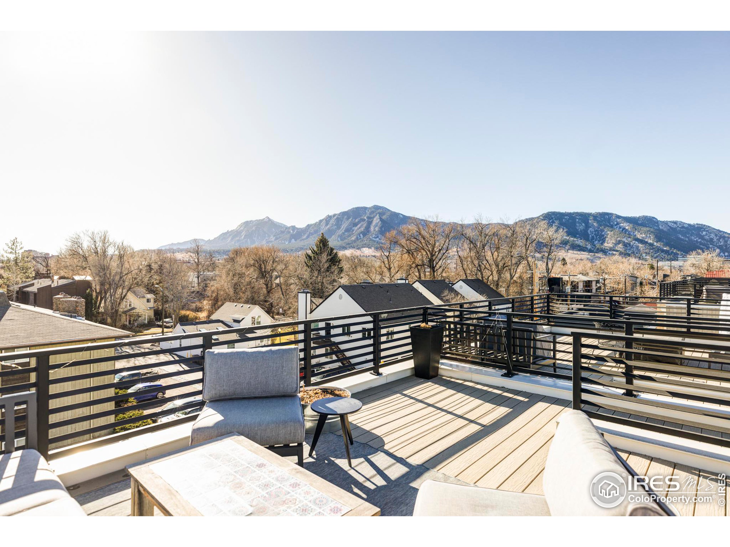 2128 Pearl St Unit: B