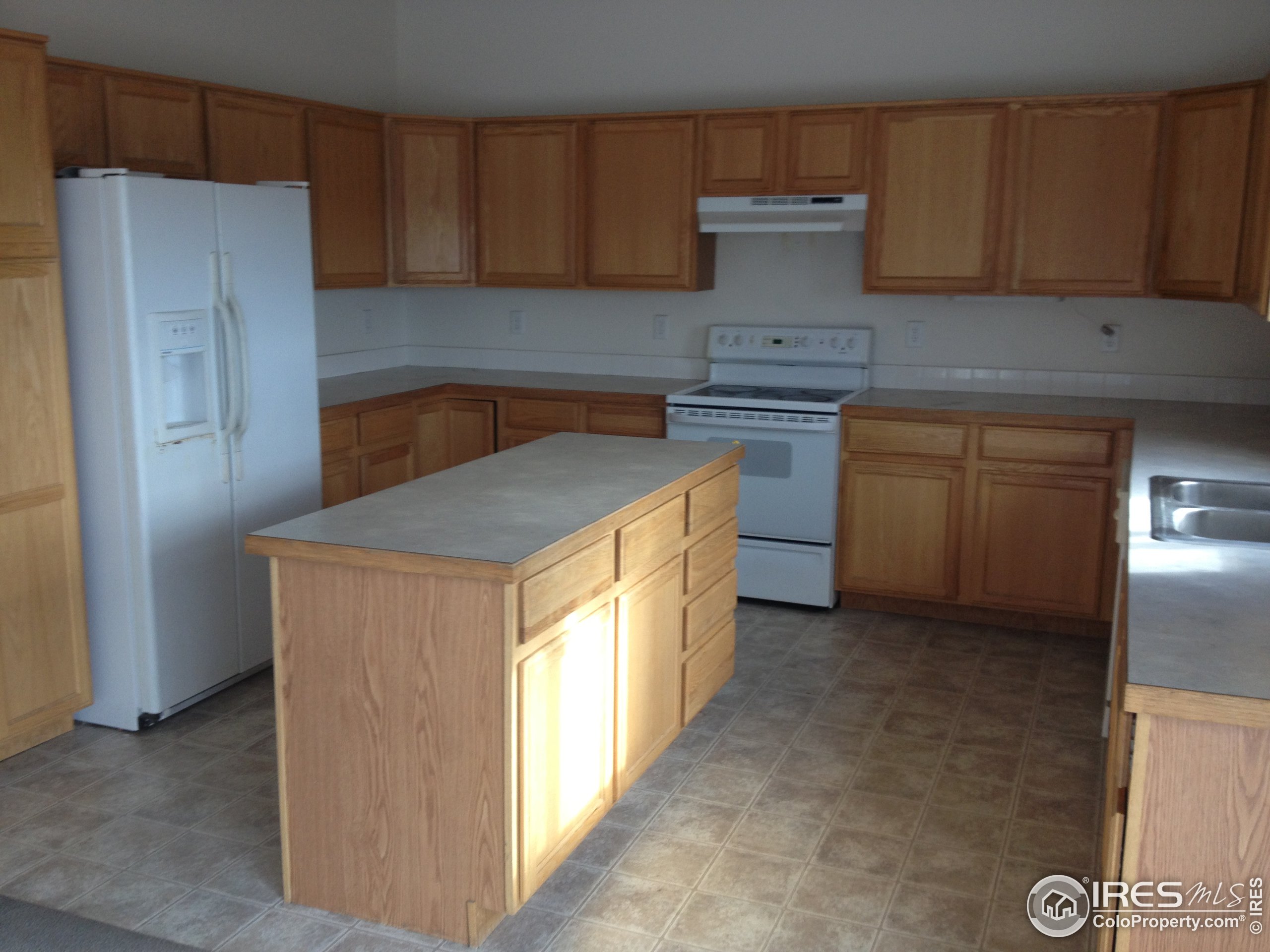 601 Canyon Blvd D