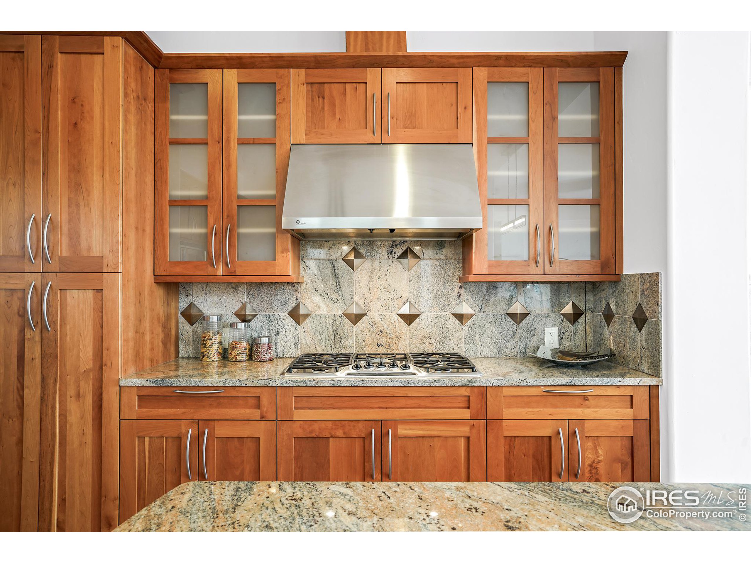 1301 Canyon Blvd 406