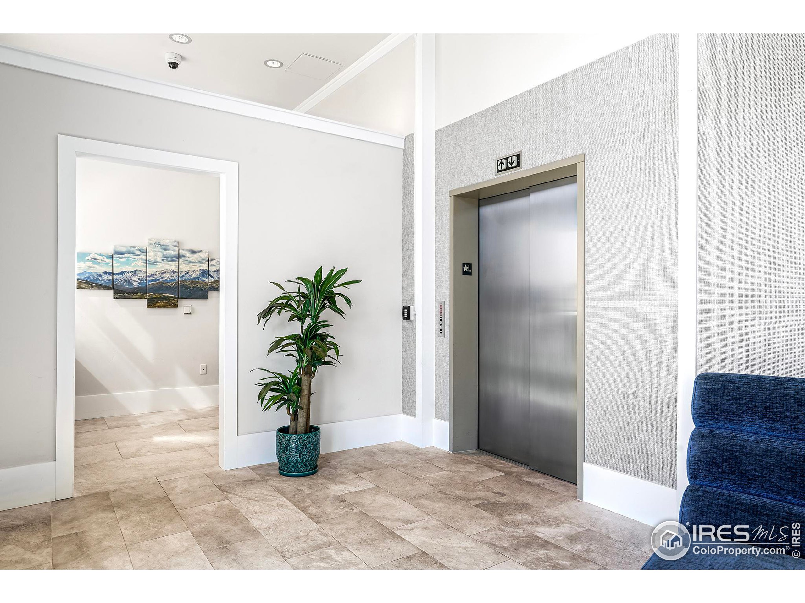 1301 Canyon Blvd 406