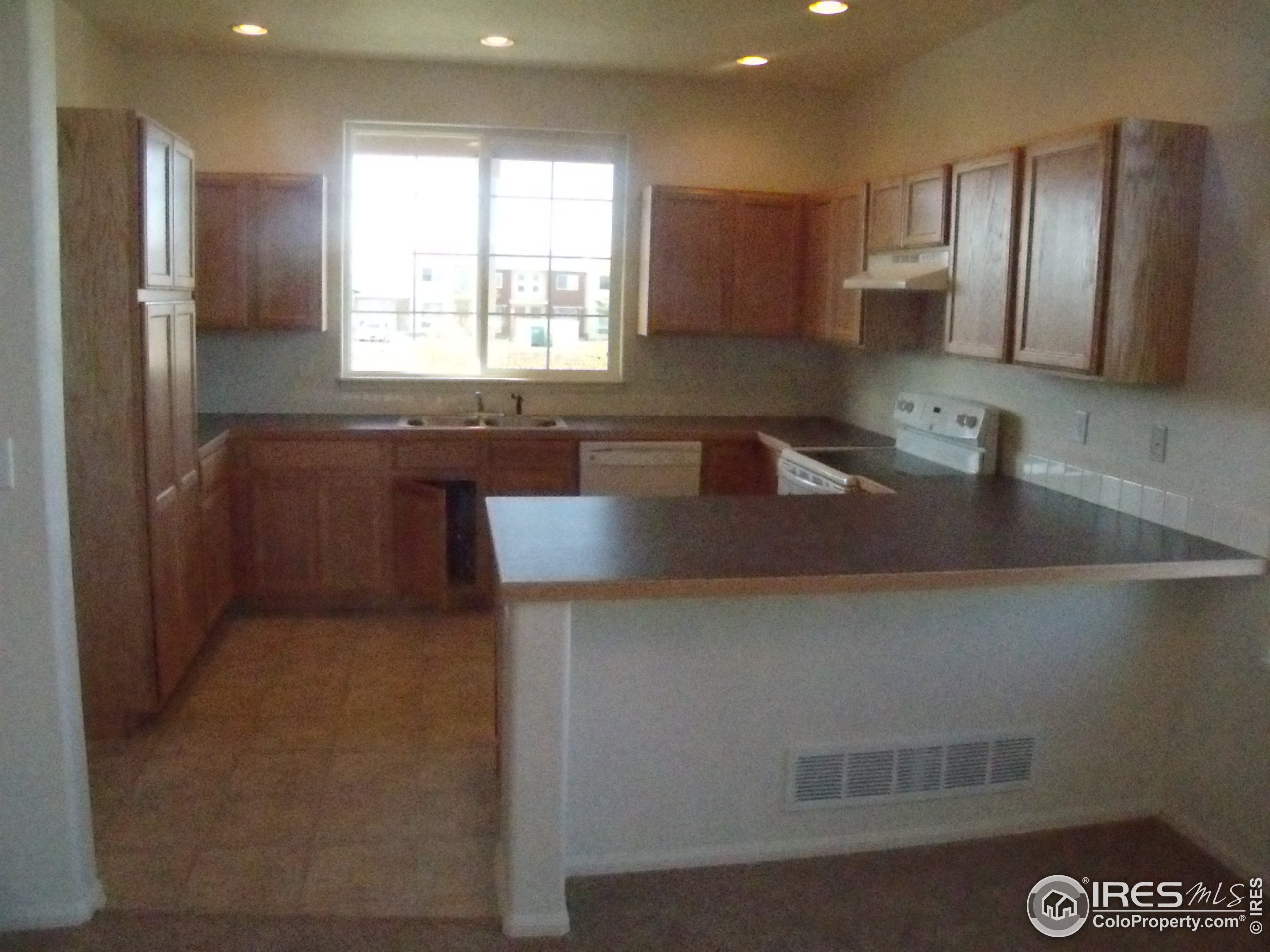 1301 Canyon Blvd 406