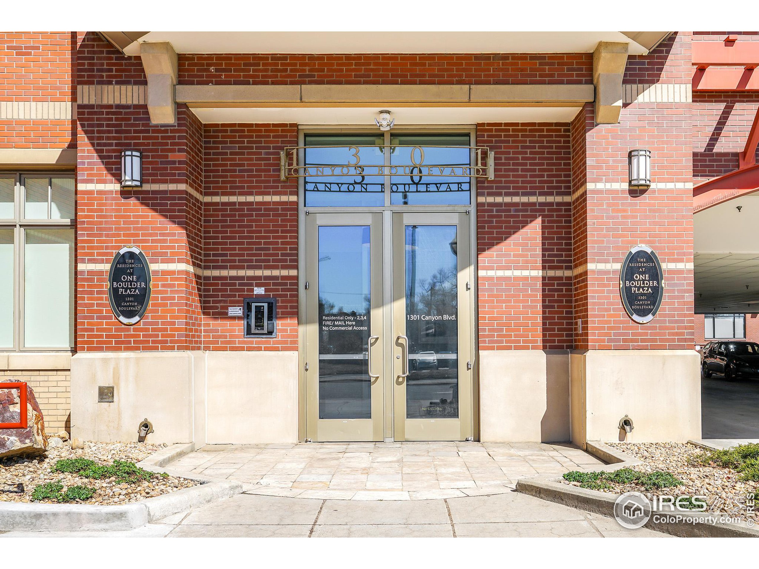 1301 Canyon Blvd 406