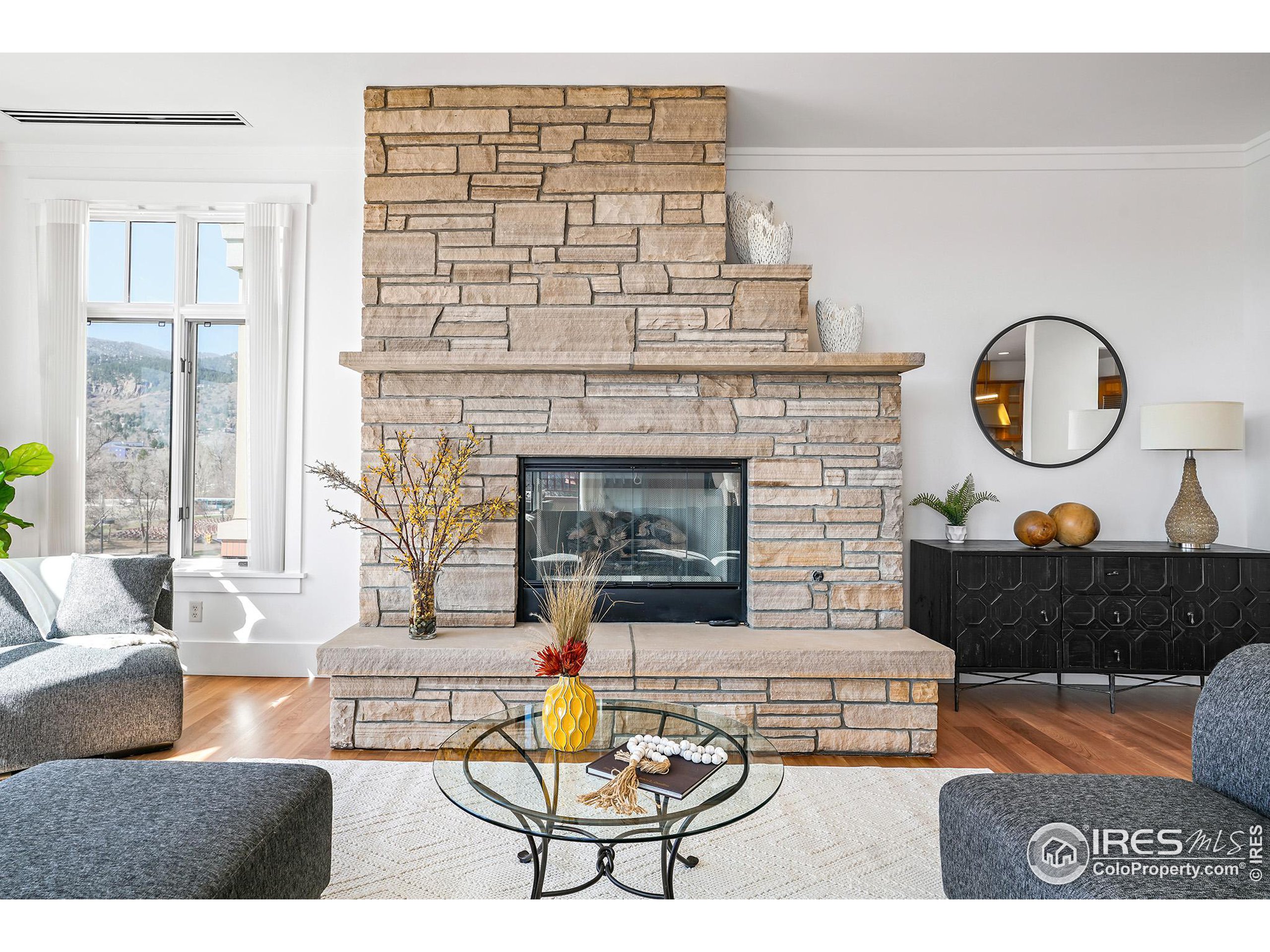 1301 Canyon Blvd 406