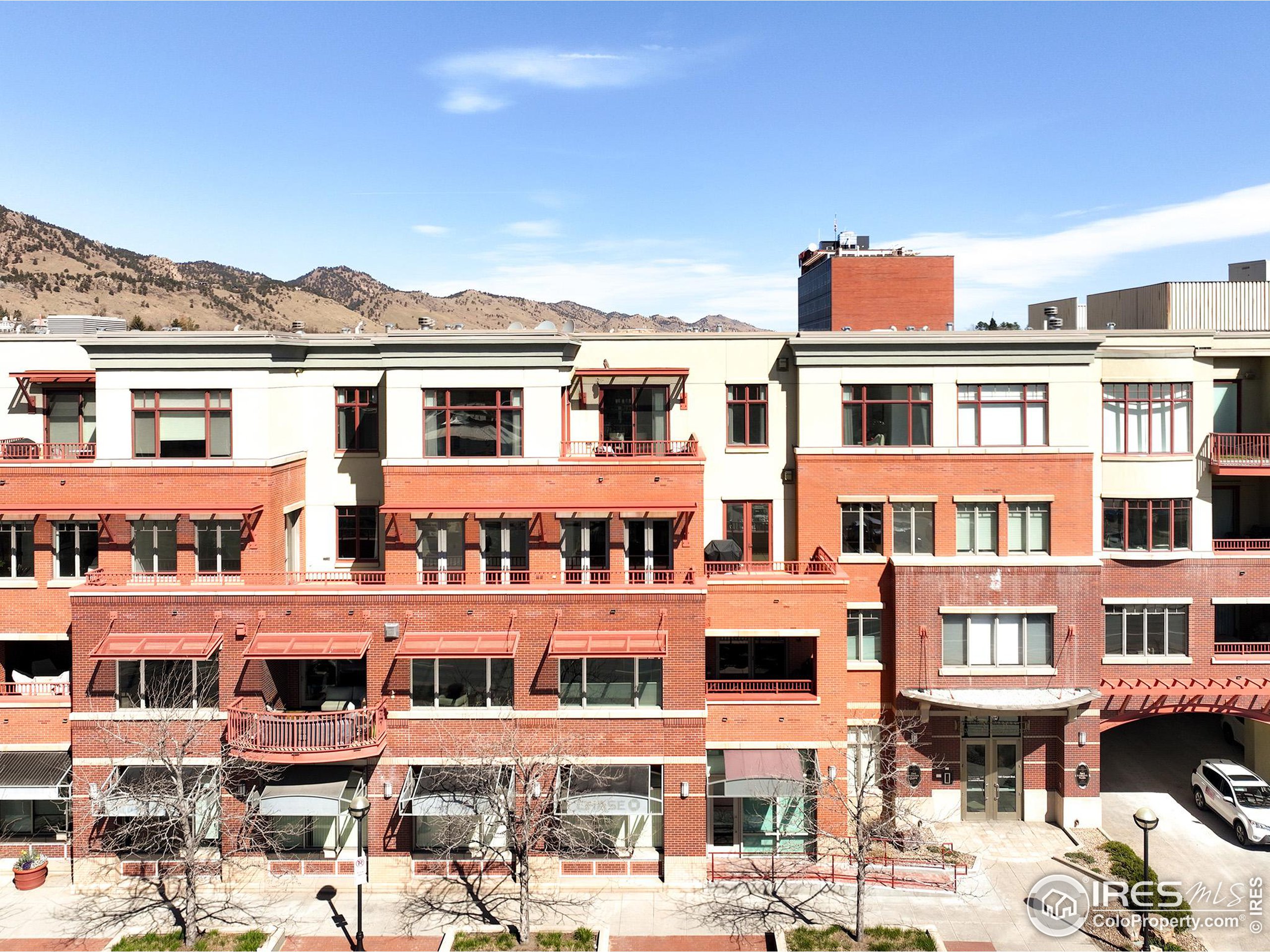 1301 Canyon Blvd 406