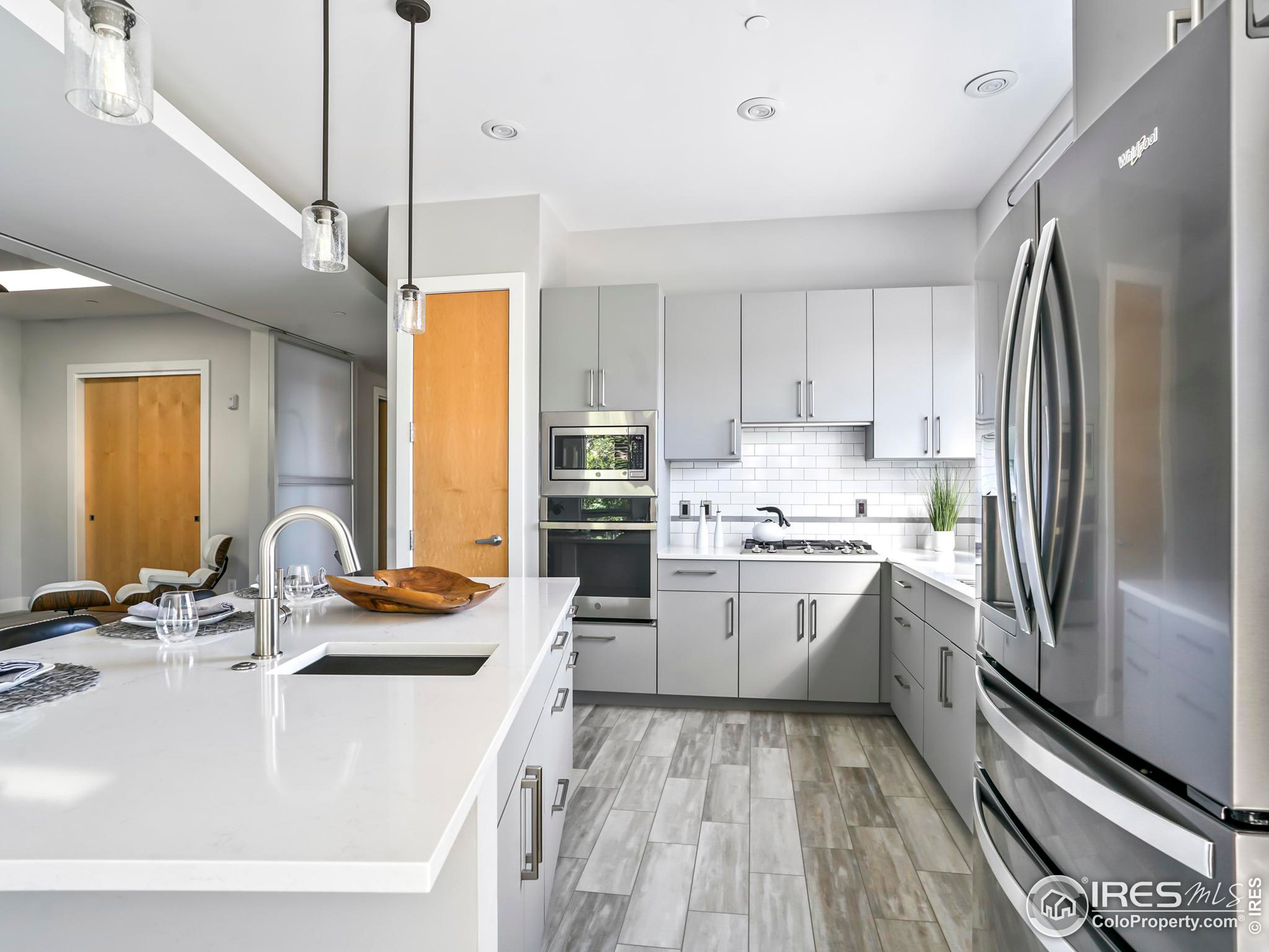 2030 20th St 3