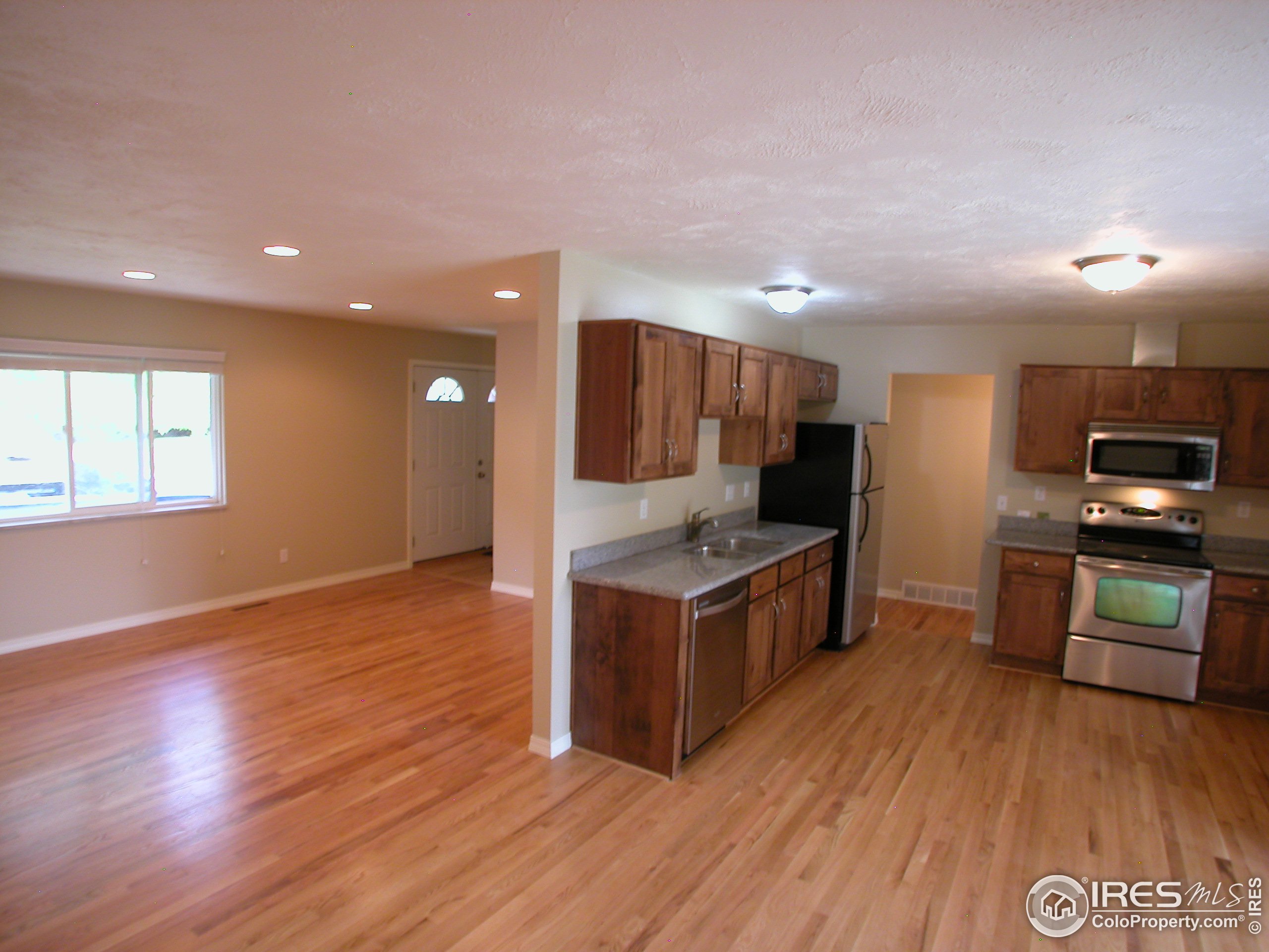9665 Avocet Ln