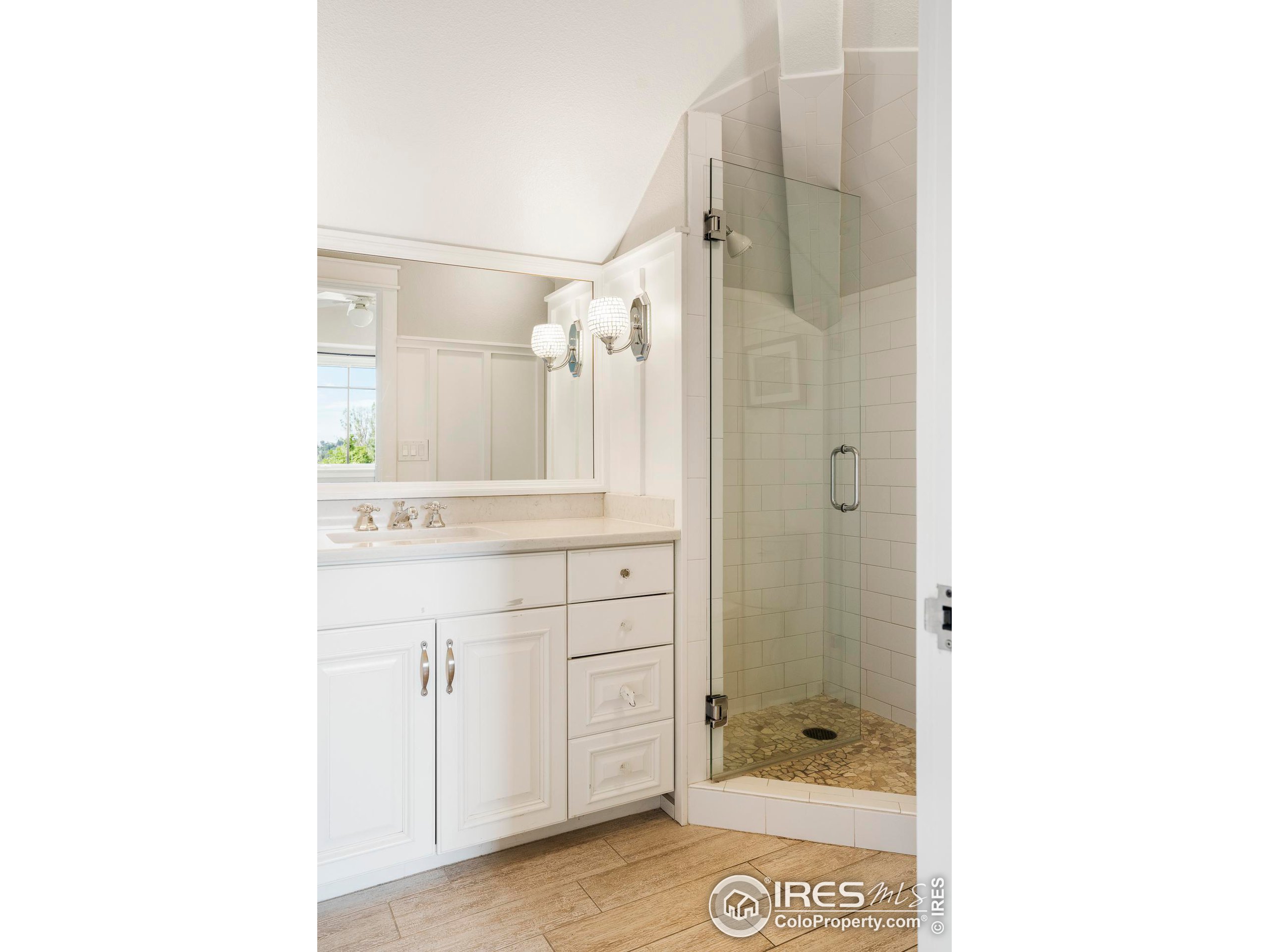 9665 Avocet Ln