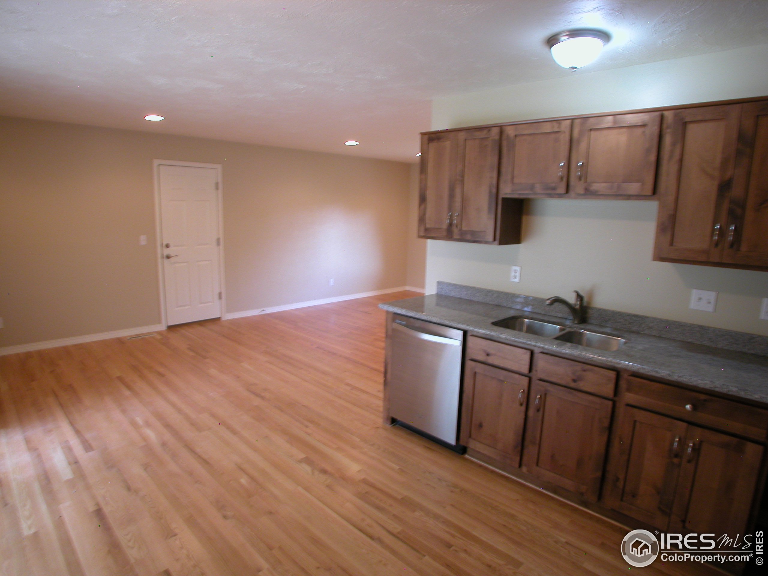 9665 Avocet Ln