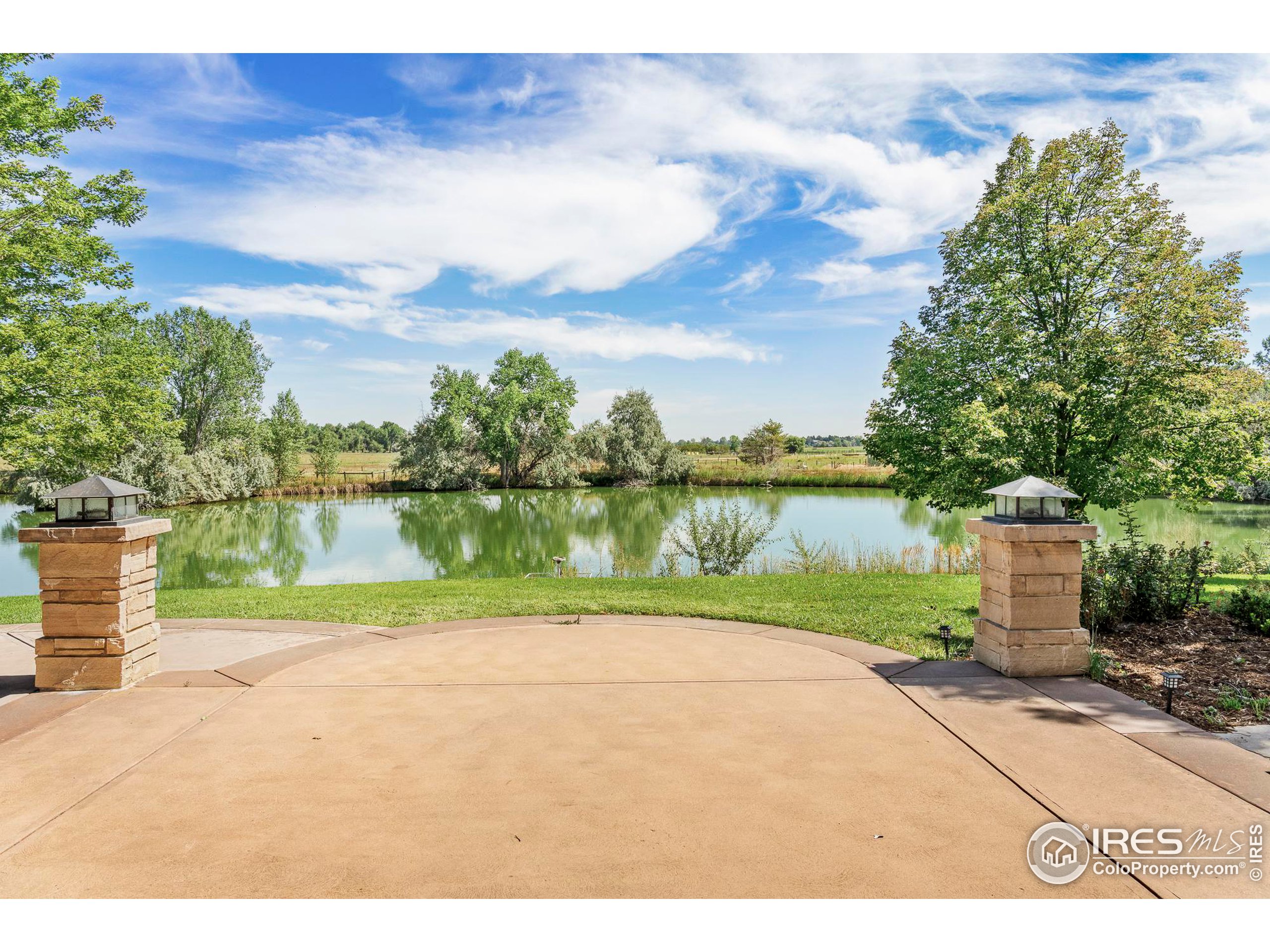 9665 Avocet Ln