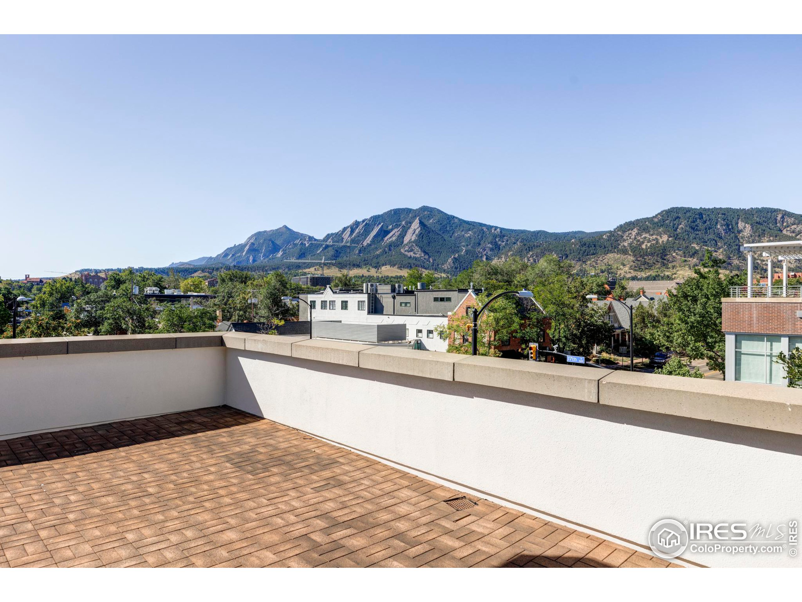 1707 Walnut St 304