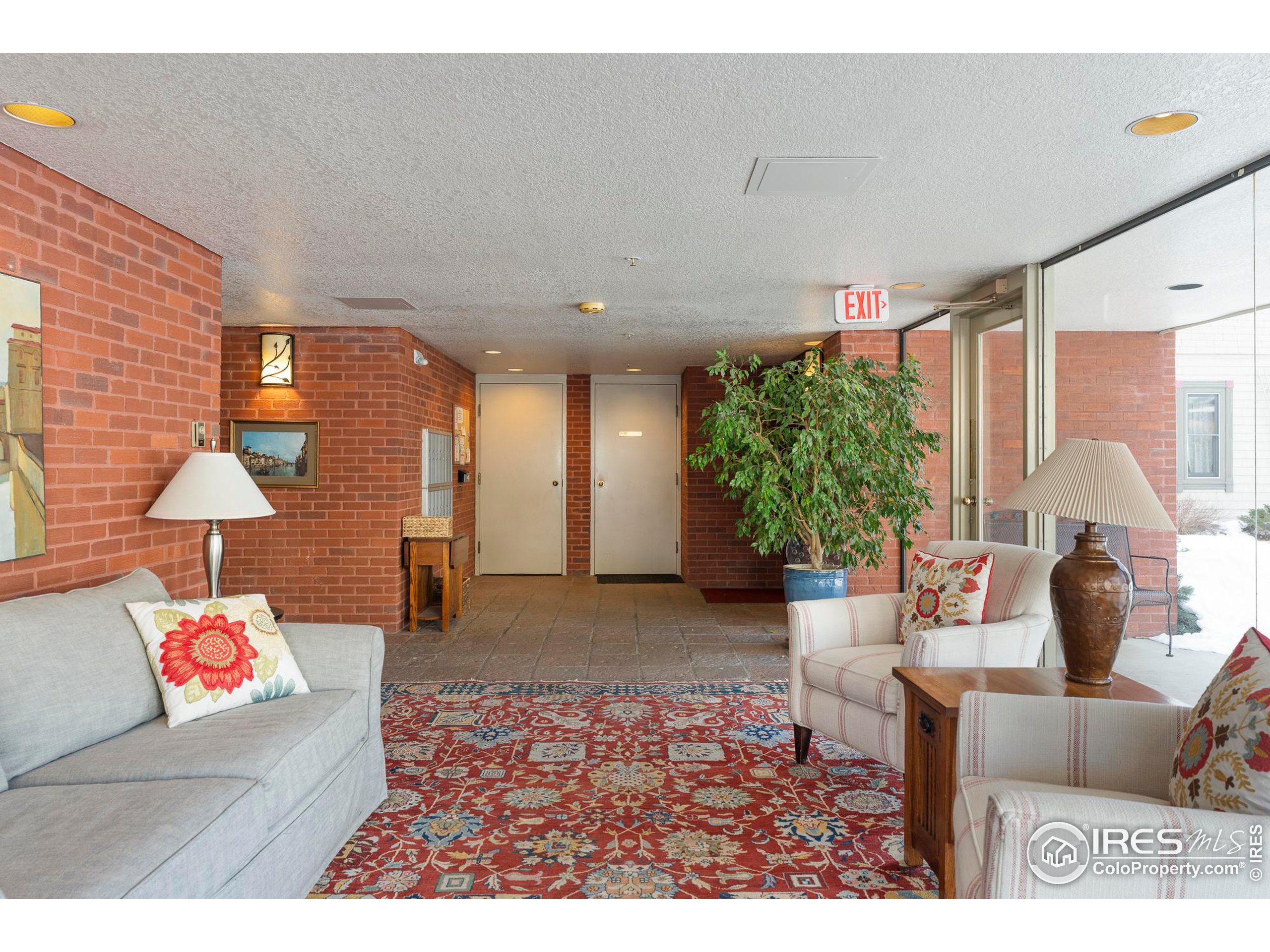 624 Pearl St 404