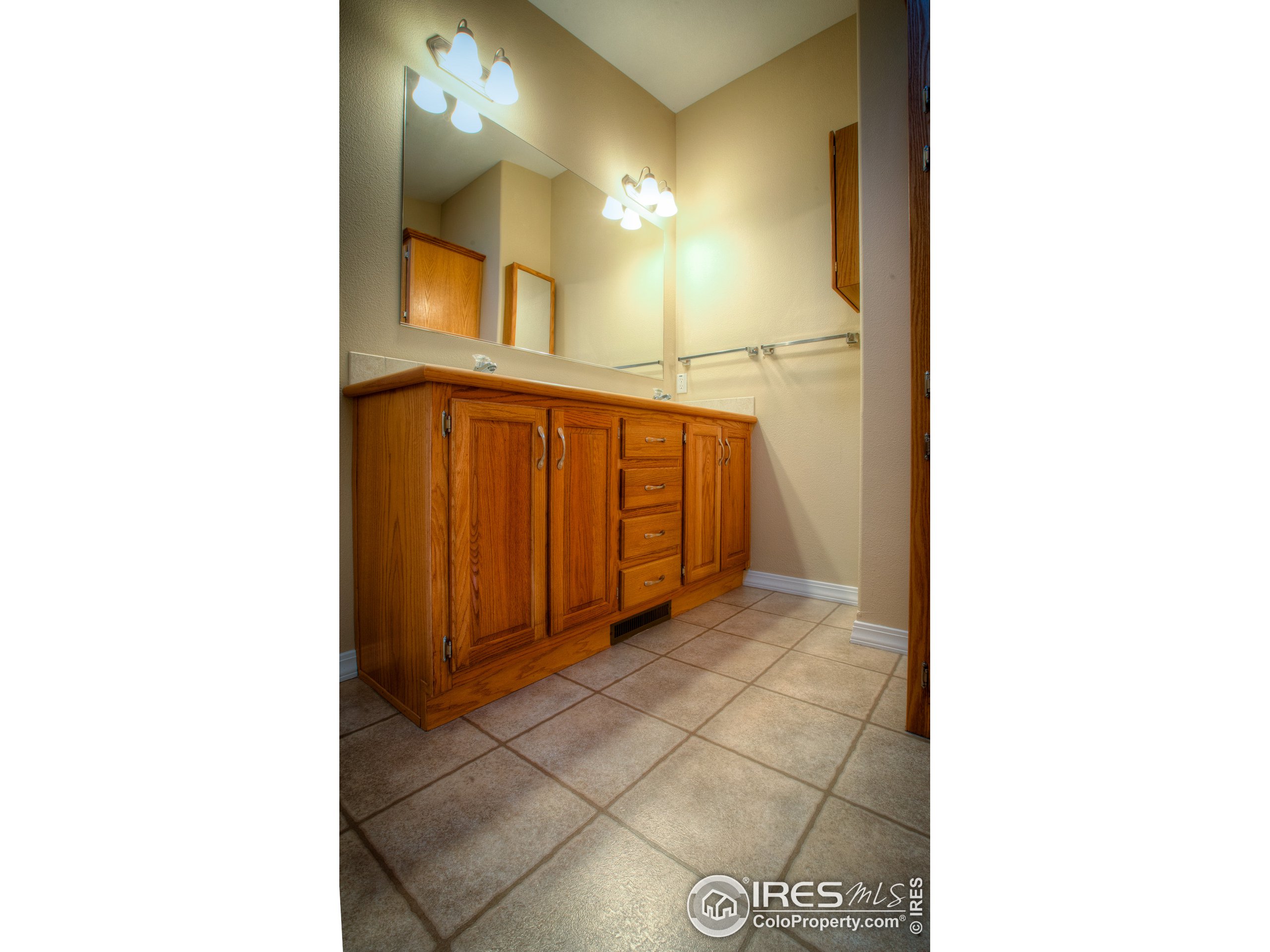 2445 Junction Pl 304