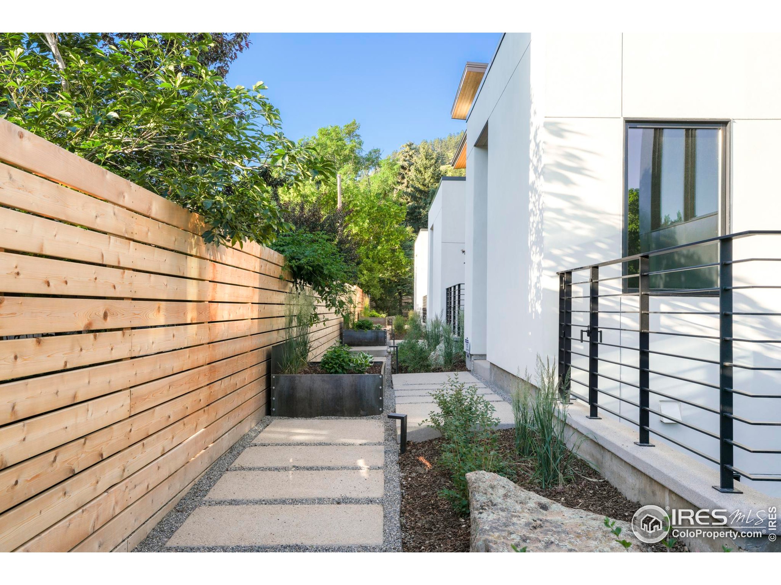 358 Arapahoe Ave C