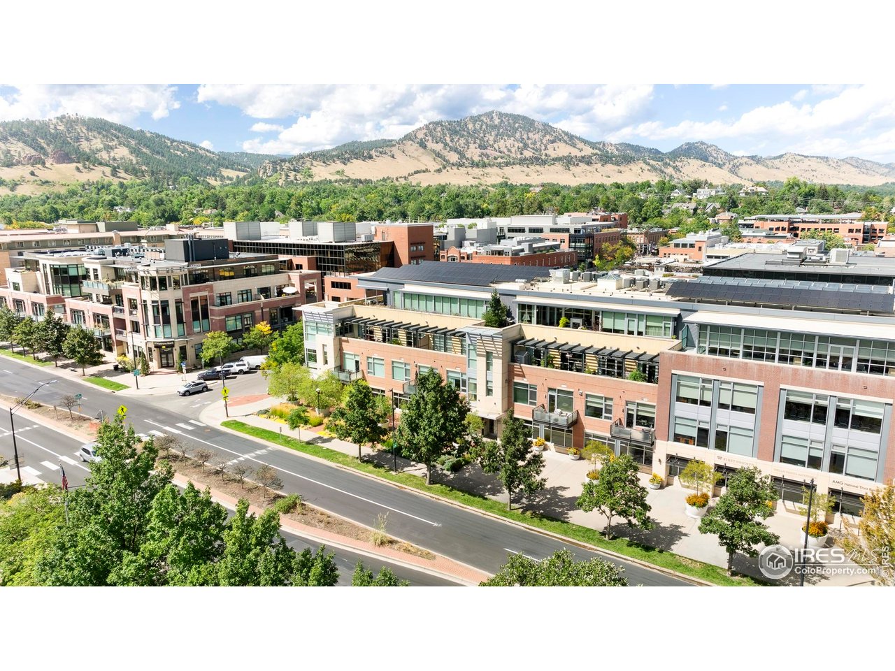 1155 Canyon Blvd 207