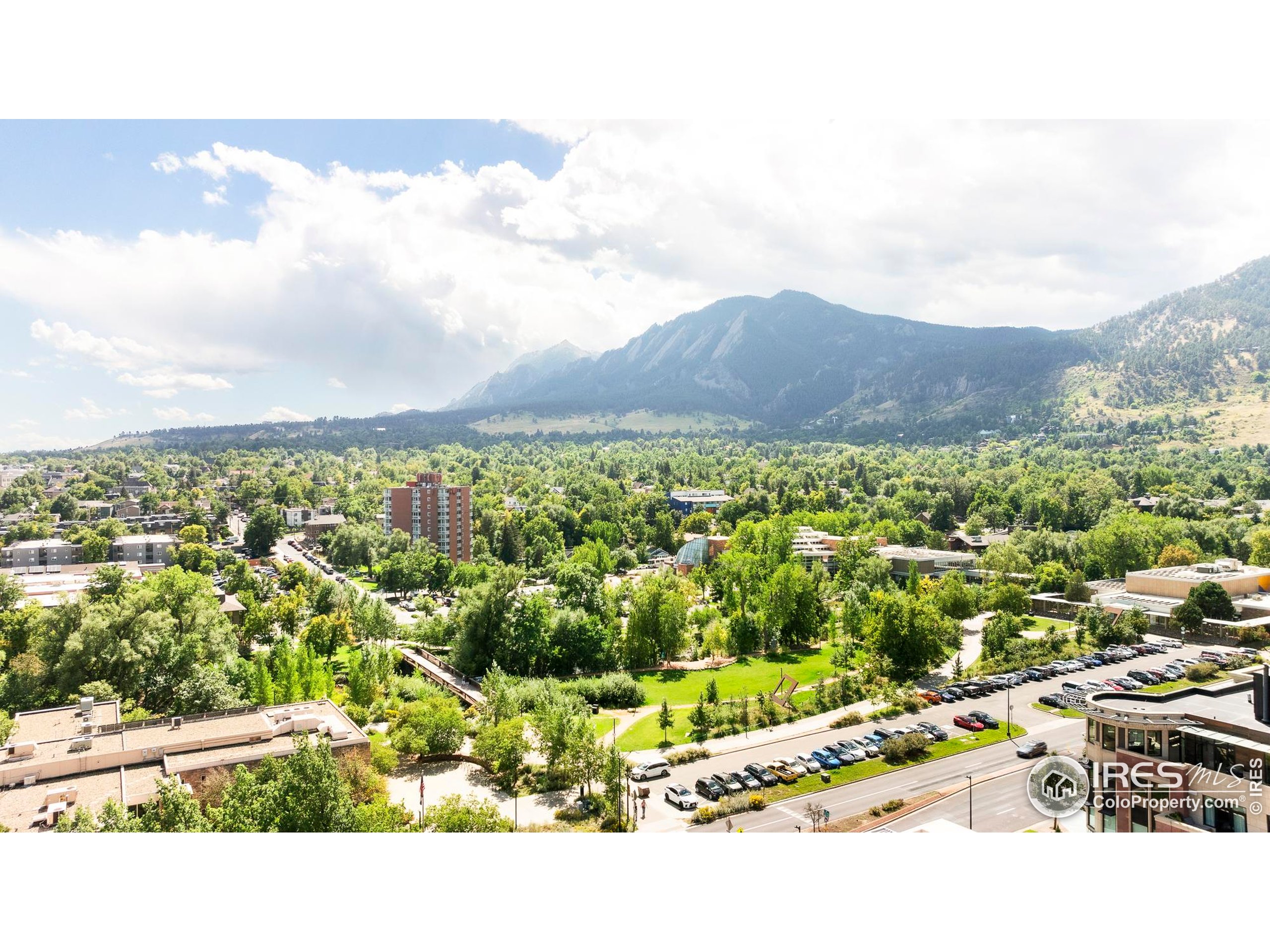 1155 Canyon Blvd 207
