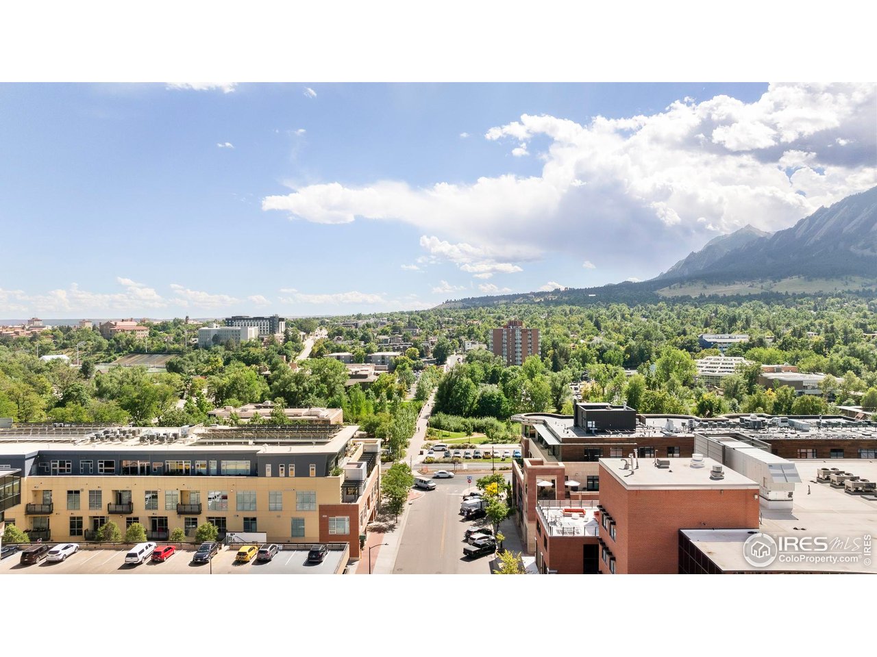 1155 Canyon Blvd 207