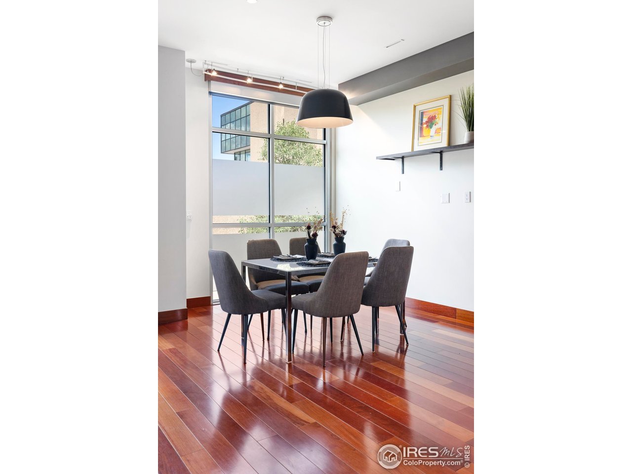 1155 Canyon Blvd 207