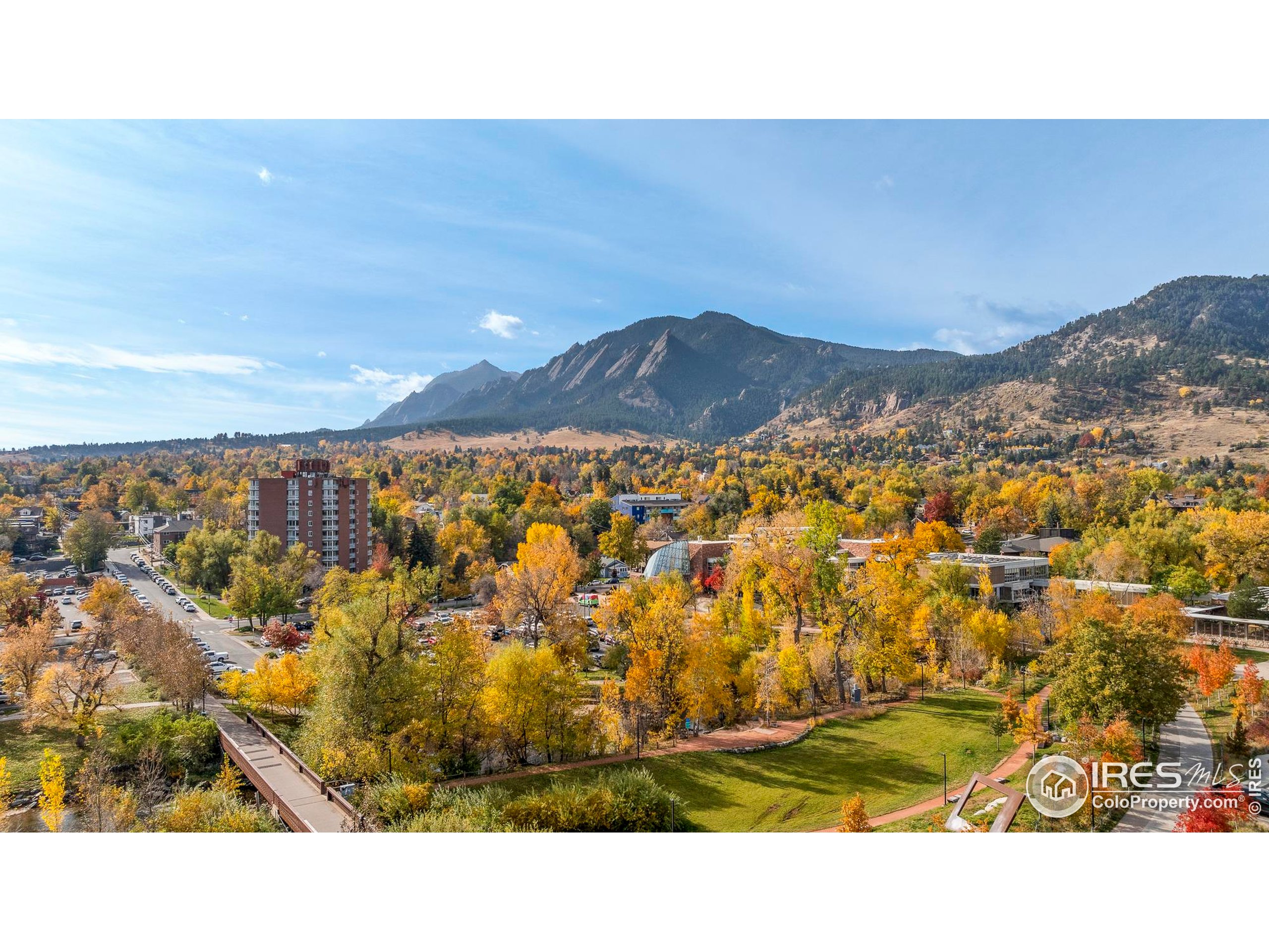 1077 Canyon Blvd 304