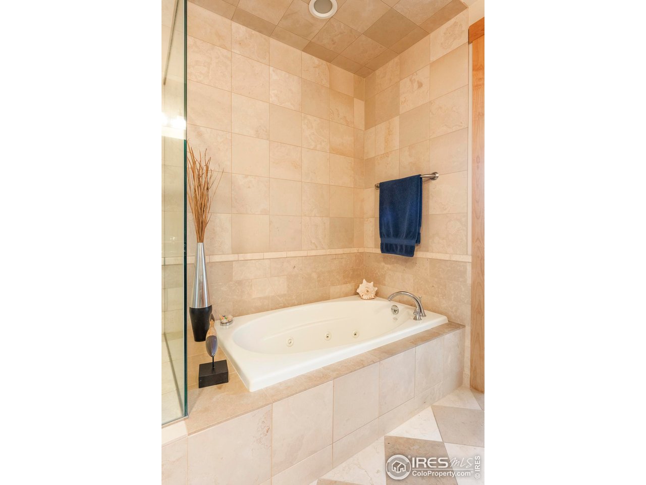 1301 Canyon Blvd 407