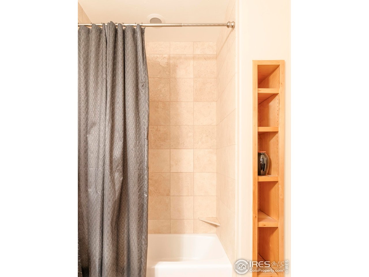 1301 Canyon Blvd 407