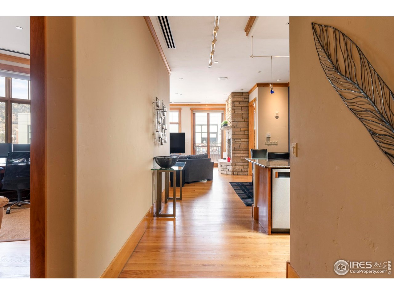 1301 Canyon Blvd 407