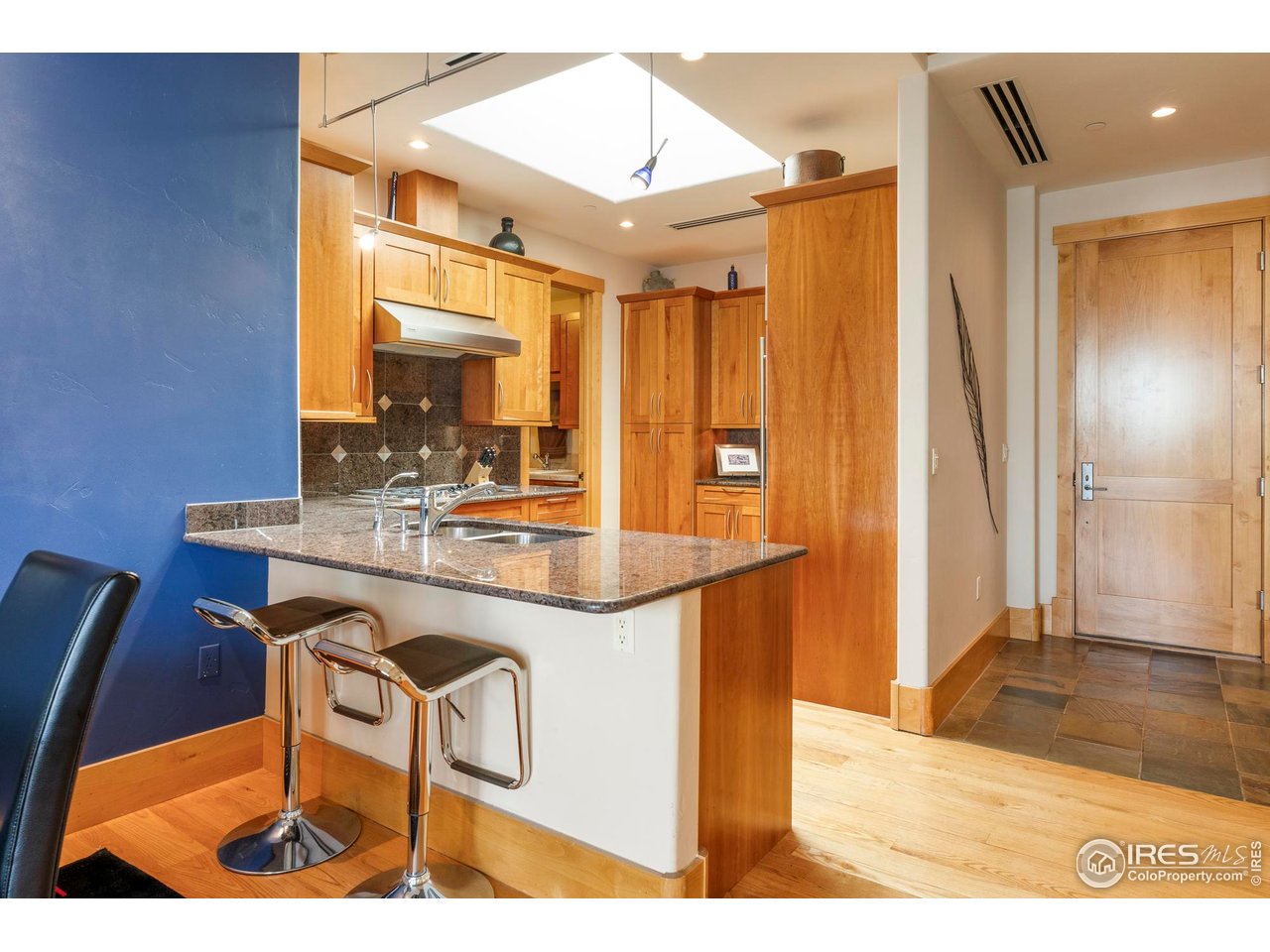 1301 Canyon Blvd 407