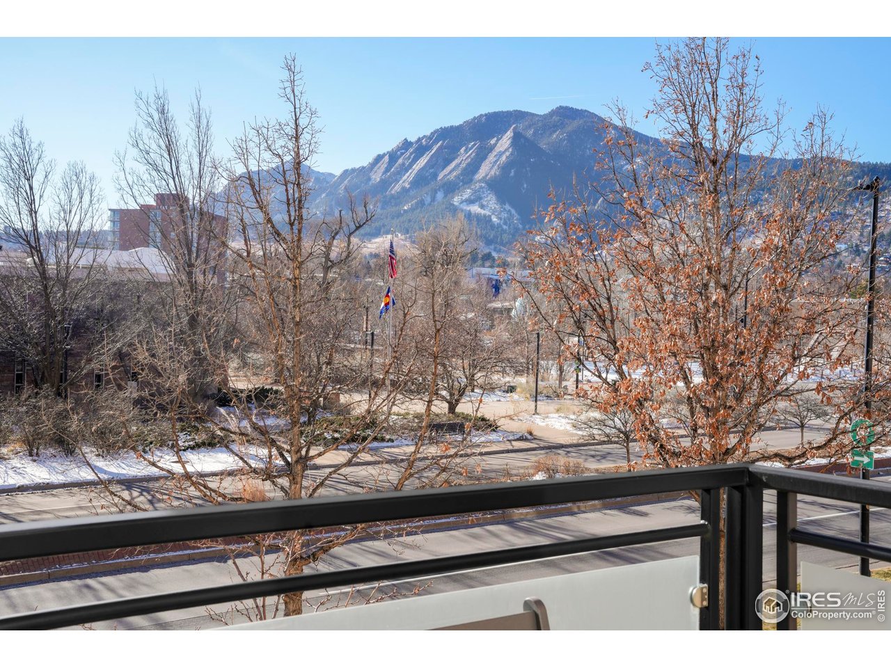 1155 Canyon Blvd 202