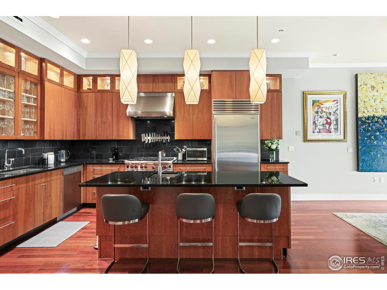 1155 Canyon Blvd 202