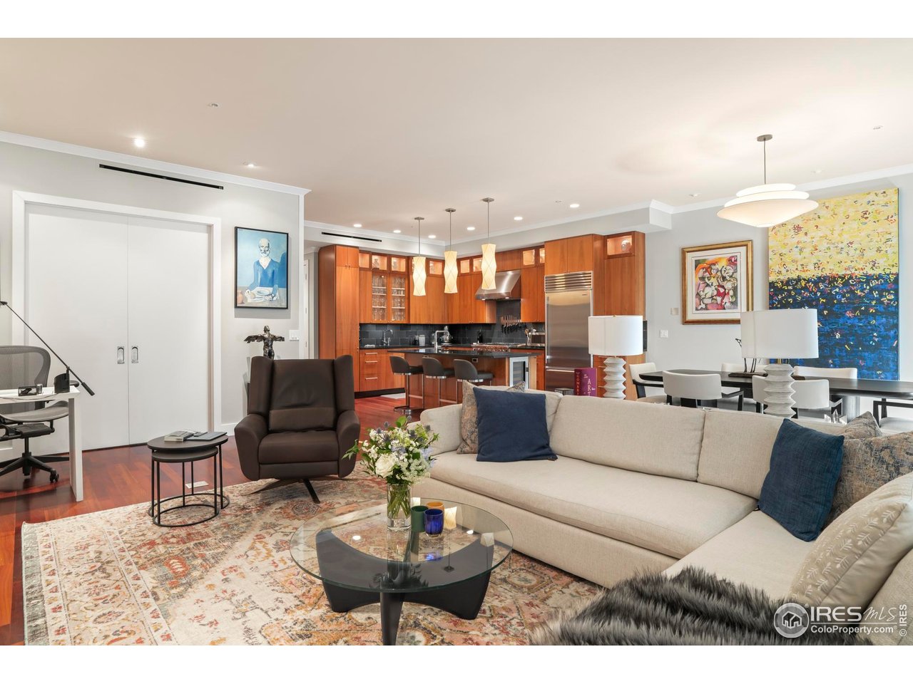 1155 Canyon Blvd 202