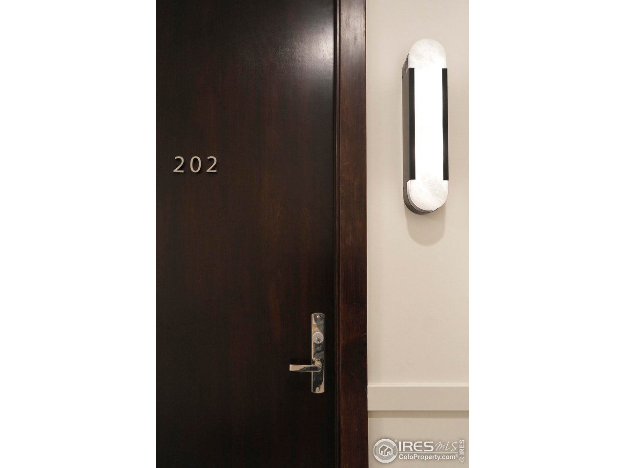 1155 Canyon Blvd 202