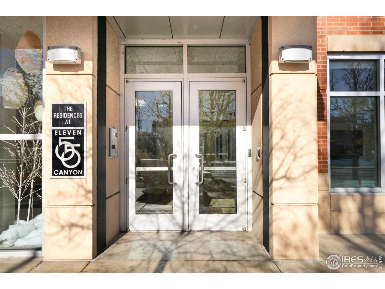 1155 Canyon Blvd 202