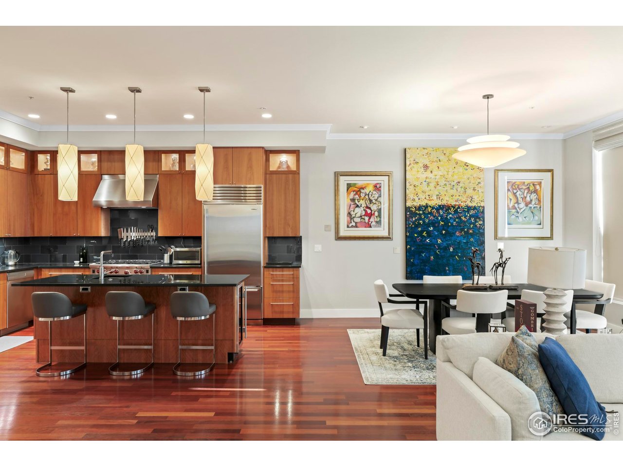 1155 Canyon Blvd 202