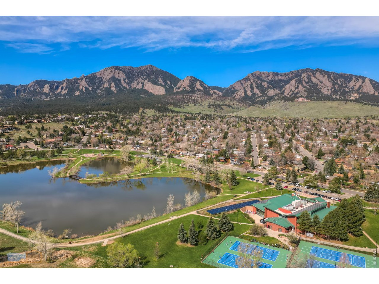 1462 Greenbriar Blvd