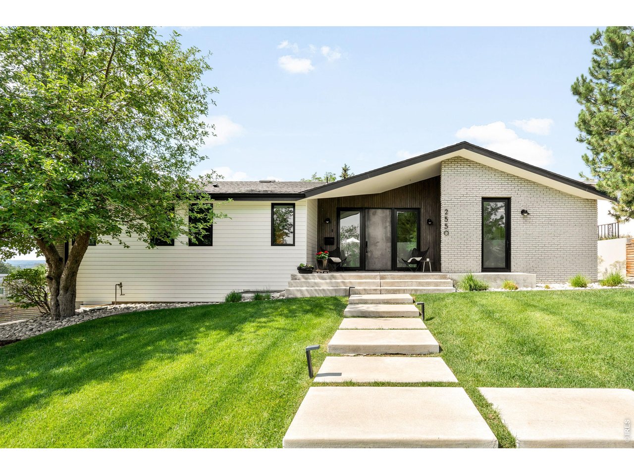 2550 Balsam Dr