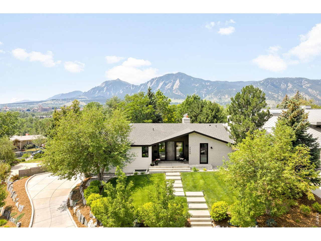 2550 Balsam Dr