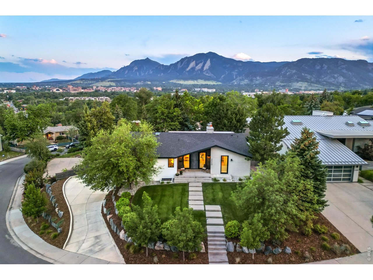 2550 Balsam Dr