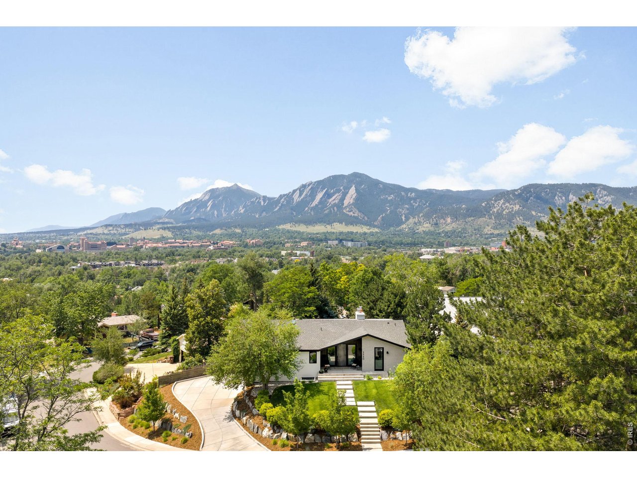 2550 Balsam Dr