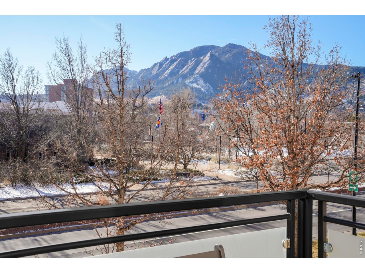 1155 Canyon Blvd 202